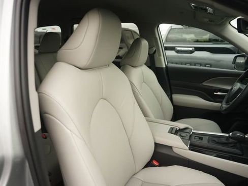 Used 2026 Toyota Grand Highlander FWD image 21