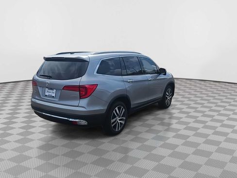 Certified 2018 Honda Pilot Touring image 8