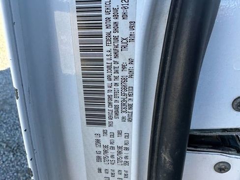 Used 2015 RAM 3500 SLT w/ Cold Weather Group image 46