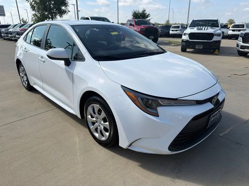 Used 2024 Toyota Corolla LE FWD image 7
