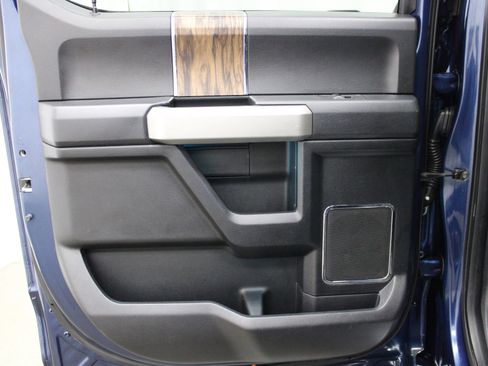Used 2018 Ford F150 Lariat w/ Equipment Group 502A Luxury AWD/4WD image 15