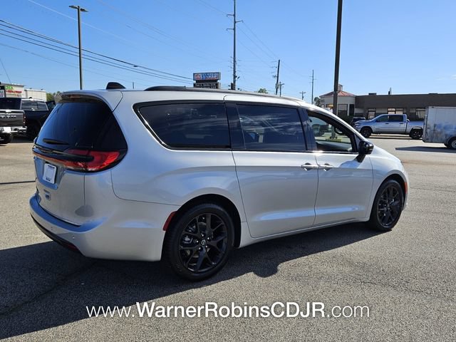New 2026 Chrysler Pacifica Select w/ S Appearance Package FWD image 15