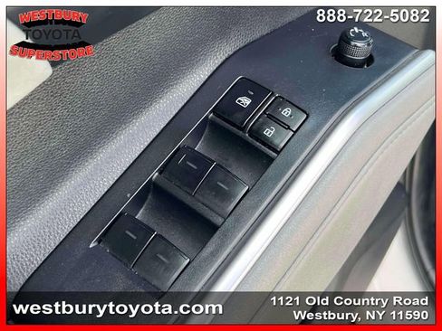 Used 2024 Toyota Highlander XLE image 21