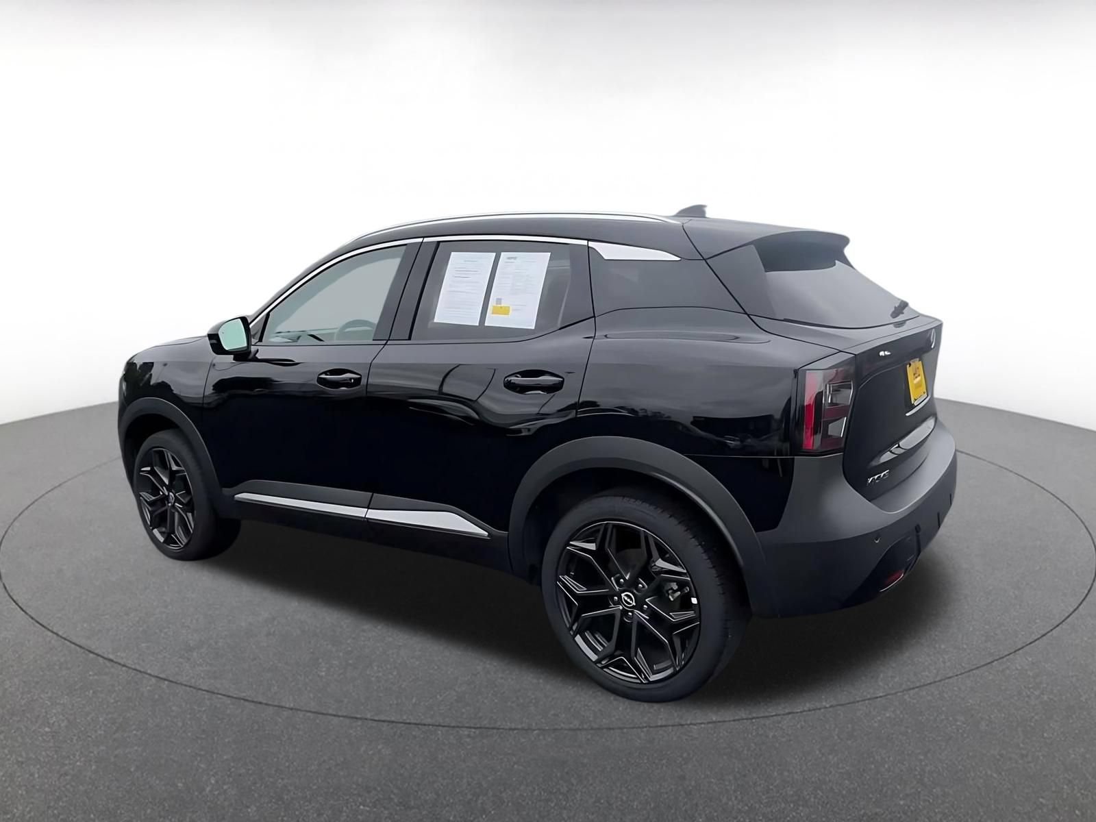 Used 2026 Nissan Kicks SR FWD image 10