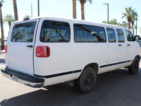 Used 2002 Dodge B3500 image 5
