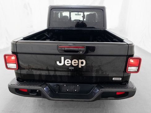 Used 2023 Jeep Gladiator Overland image 6
