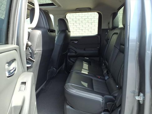 Used 2024 Nissan Frontier SL w/ Technology Package image 13