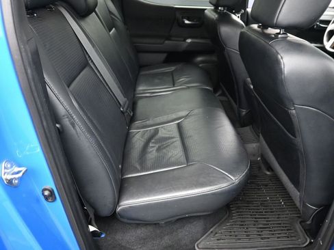 Used 2020 Toyota Tacoma SR5 image 9