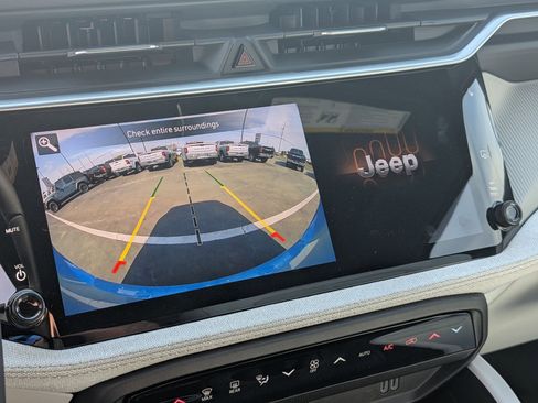 New 2026 Jeep Cherokee Laredo AWD/4WD image 19