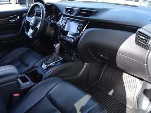 Used 2022 Nissan Rogue Sport SL image 7