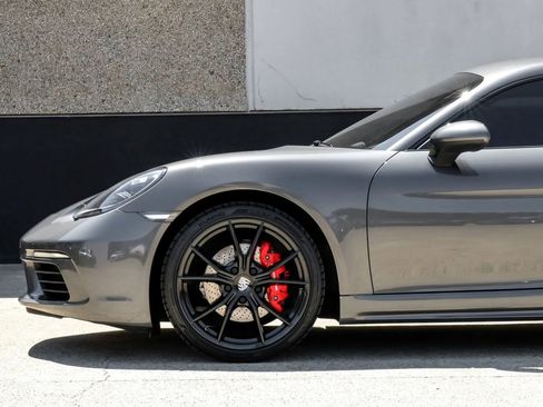 Used 2019 Porsche 718 Cayman S RWD image 15