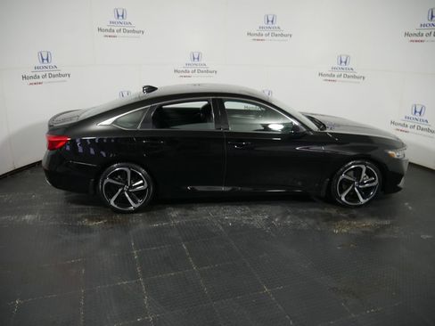 Used 2022 Honda Accord Sport image 3