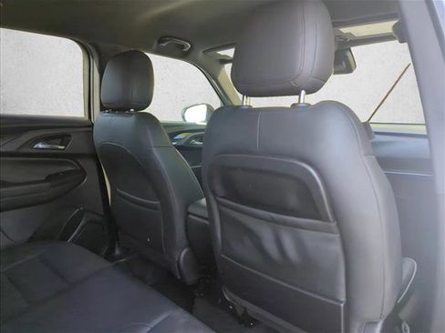 Used 2021 Chevrolet TrailBlazer RS w/ Technology Package image 21