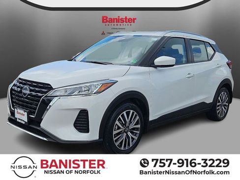 Certified 2024 Nissan Kicks SV image 1