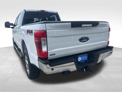 Used 2019 Ford F250 Lariat w/ Chrome Package image 4