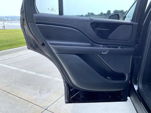 Certified 2023 Lincoln Aviator AWD image 18
