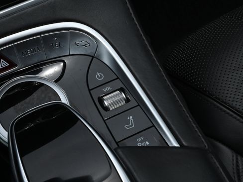 Used 2020 Mercedes-Benz S 560 Sedan image 23