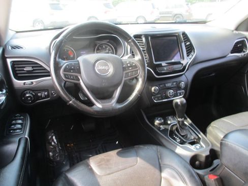 Used 2019 Jeep Cherokee Limited AWD/4WD image 32
