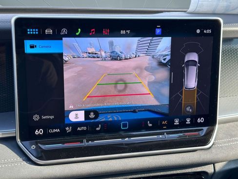 New 2026 Volkswagen Tiguan SE FWD image 25