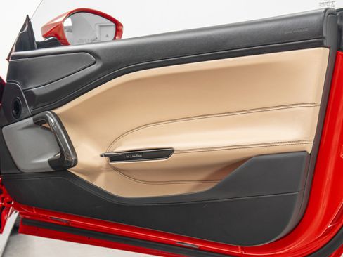 Used 2020 Ferrari GTC4Lusso image 37