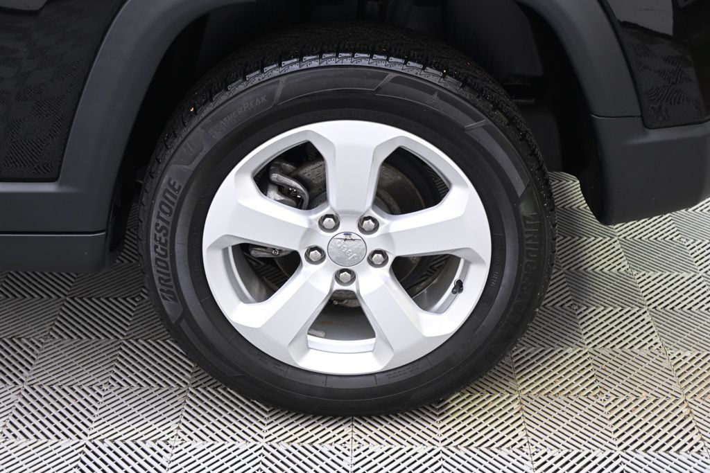 Used 2018 Jeep Compass Latitude w/ Popular Equipment Group AWD/4WD image 20