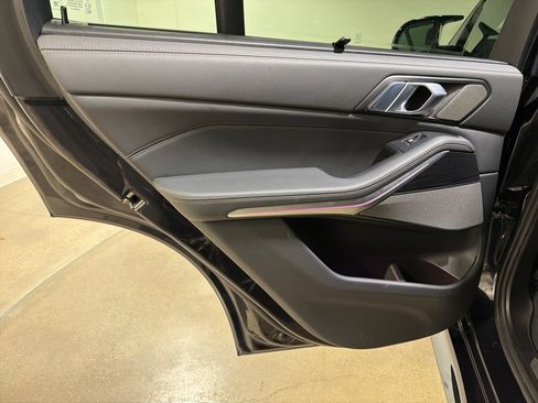 Used 2025 BMW X5 M60i w/ Climate Comfort Package image 20