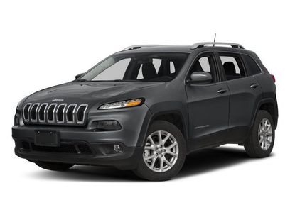 Used 2018 Jeep Cherokee Latitude Plus w/ Comfort/Convenience Group