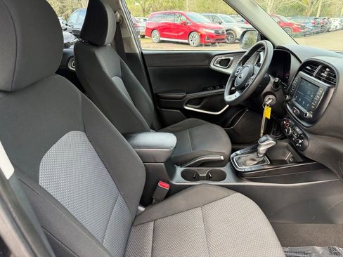 Used 2021 Kia Soul LX image 9