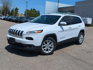 Used 2018 Jeep Cherokee Latitude Plus w/ Cold Weather Group FWD video 1