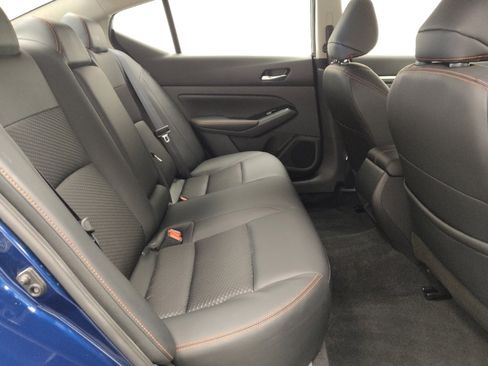 Used 2024 Nissan Altima 2.5 SR FWD image 19