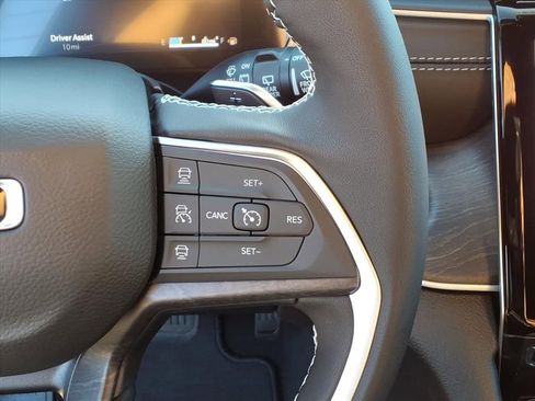 New 2025 Jeep Grand Cherokee Limited image 21