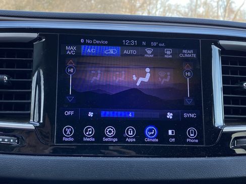 Used 2017 Chrysler Pacifica Touring Plus image 11