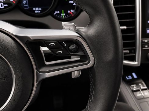 Used 2018 Porsche Cayenne S AWD/4WD image 33