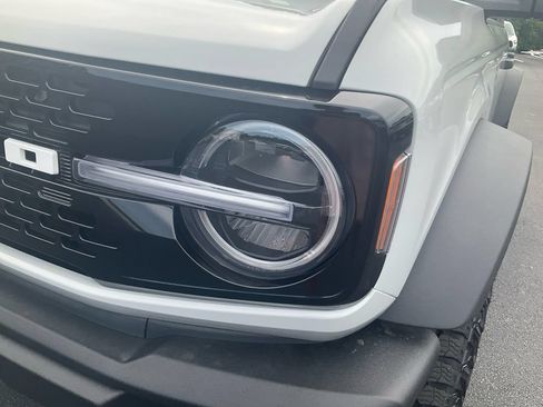 New 2026 Ford Bronco Outer Banks w/ Sasquatch Package AWD/4WD image 9