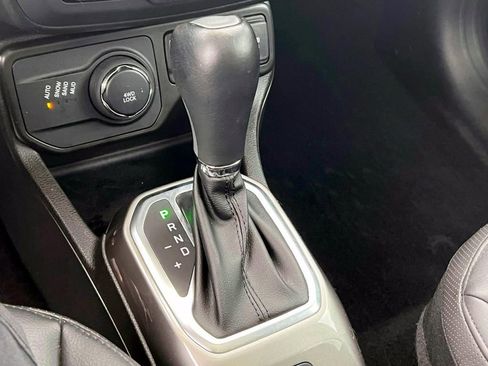 Certified 2021 Jeep Renegade Limited w/ Sun & Sound Group image 28