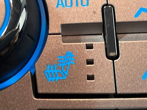 Used 2016 Chevrolet Equinox LT w/ Convenience Package image 27