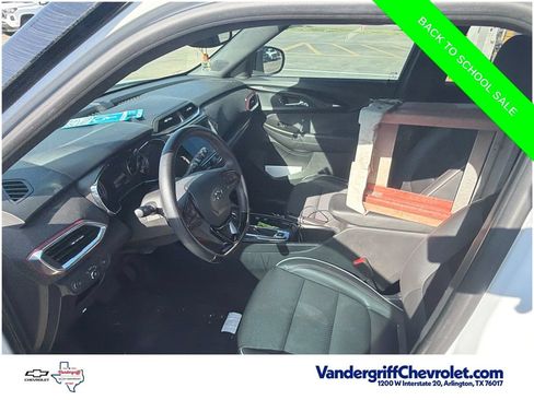 Used 2023 Chevrolet TrailBlazer RS w/ Sun and Liftgate Package FWD image 15