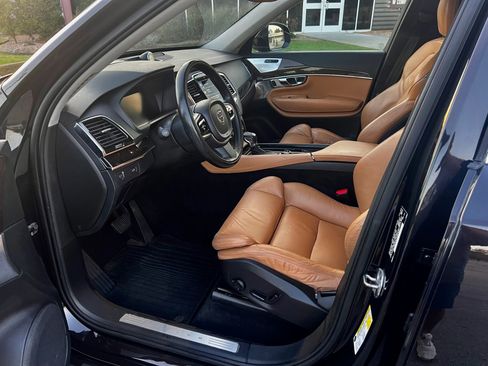 Used 2016 Volvo XC90 T6 Momentum w/ Momentum Plus Package image 6