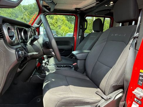 Used 2023 Jeep Gladiator Overland image 10