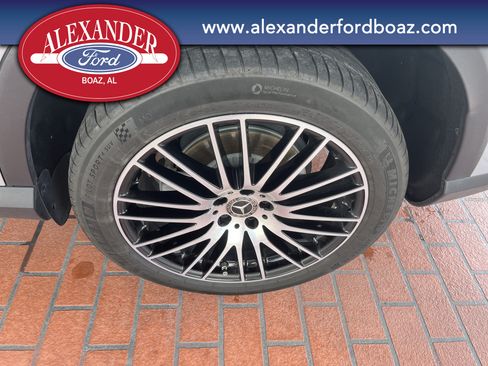 Used 2025 Mercedes-Benz GLC 300 4MATIC image 8
