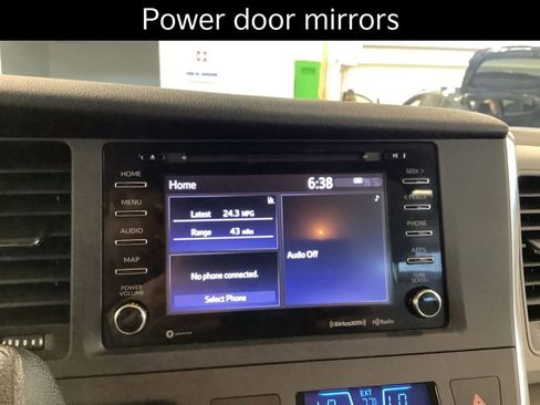 Used 2019 Toyota Sienna LE FWD image 11