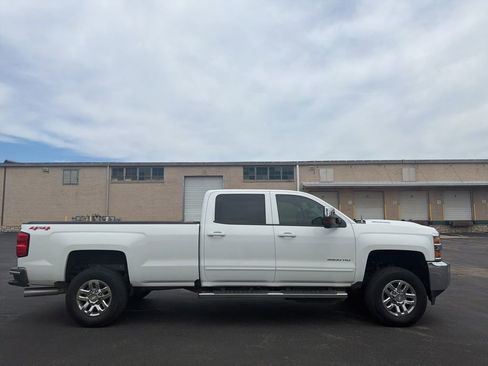 Used 2019 Chevrolet Silverado 3500 LT AWD/4WD image 4