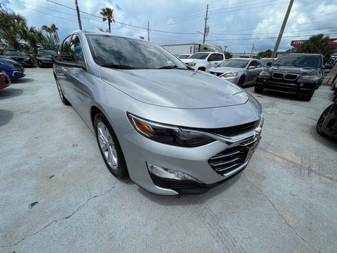 Used 2022 Chevrolet Malibu LT FWD image 4