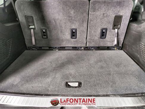 Used 2025 Chevrolet Suburban Z71 image 25