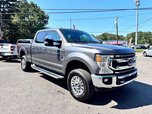 Used 2022 Ford F250 XLT w/ XLT Premium Package image 2