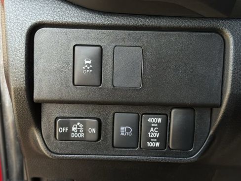 Used 2021 Toyota Tacoma TRD Off-Road AWD/4WD image 25