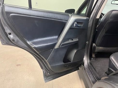 Used 2014 Toyota RAV4 Limited w/ Technology Package image 19