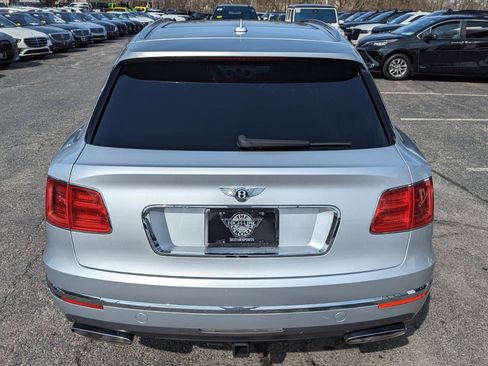 Used 2018 Bentley Bentayga Onyx Edition image 8