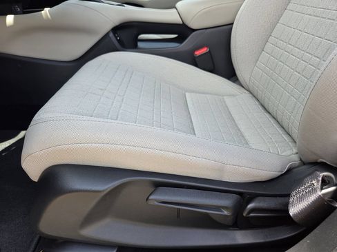 Used 2024 Honda HR-V LX image 12