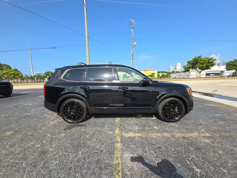 Used 2021 Kia Telluride SX w/ Nightfall Edition Package AWD/4WD image 2
